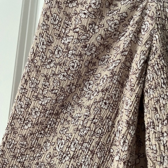 Altar’d State Taupe Shaya Long Sleeve Floral Romper! - Picture 7 of 8